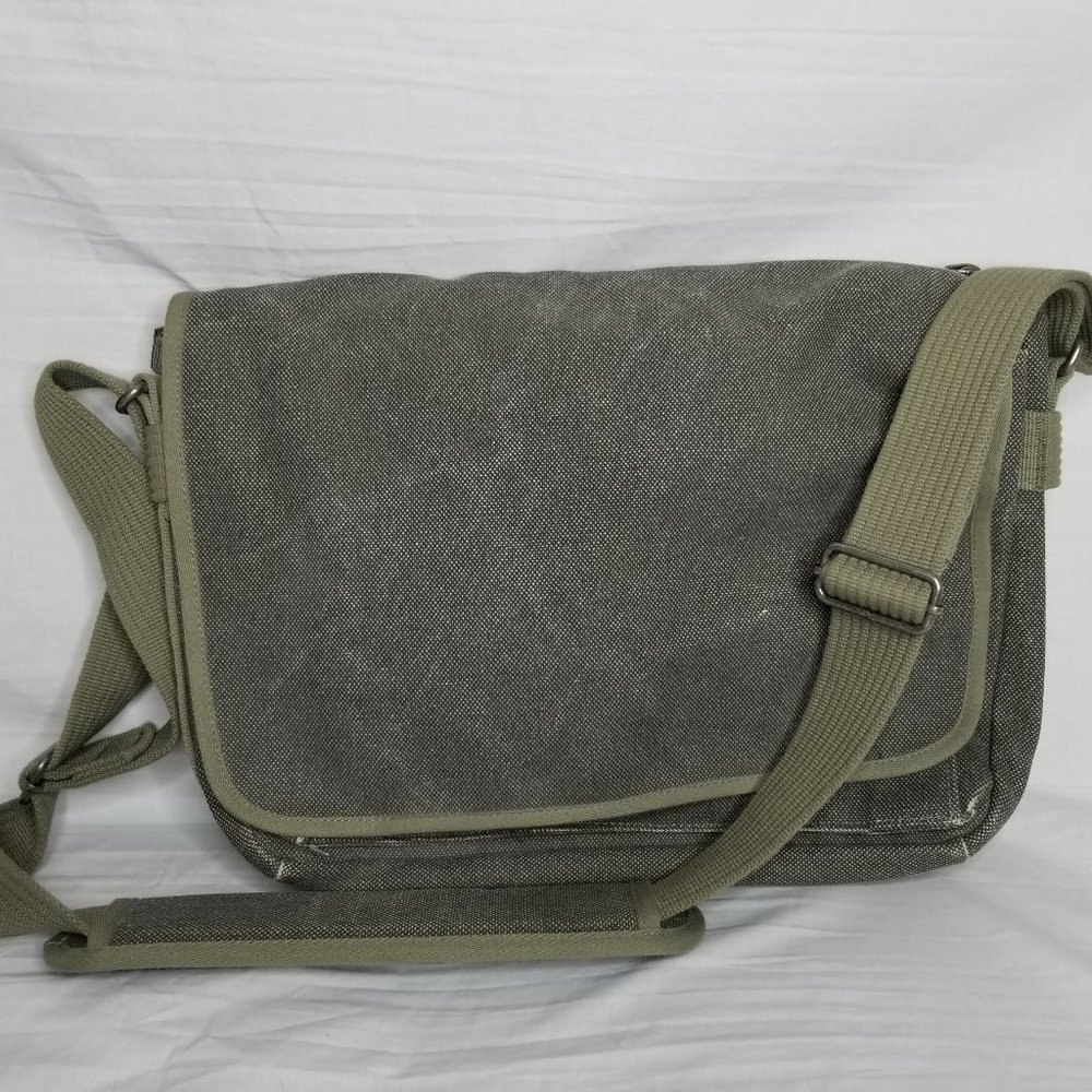 Think Tank Photo Retrospective Laptop Case 15L - Picture 1 of 16